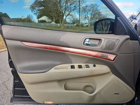 Used 2009 INFINITI G37 x Sedan w/ Premium Pkg image 12
