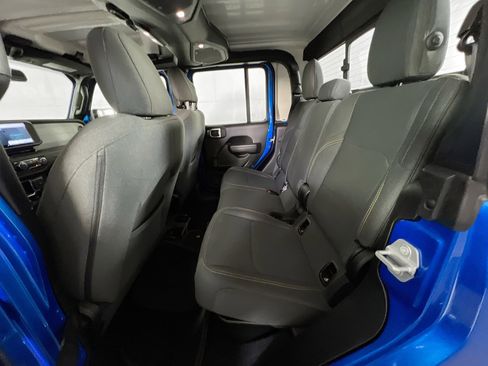 Used 2024 Jeep Gladiator Sport image 21