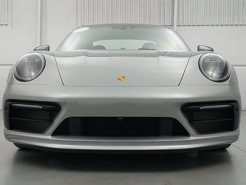 Used 2024 Porsche 911 Carrera image 10
