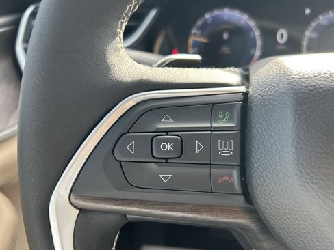 New 2025 Jeep Grand Cherokee Limited w/ Black Appearance Package image 20