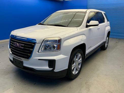 Used 2017 GMC Terrain SLE FWD image 4