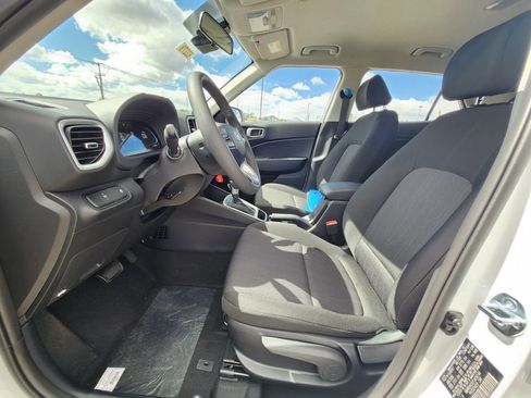 New 2026 Hyundai Venue SE image 10