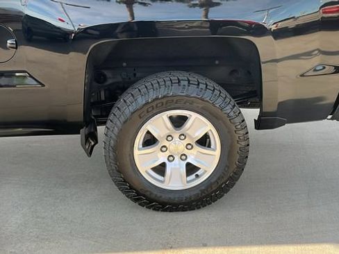 Used 2019 Chevrolet Silverado 1500 LT AWD/4WD image 21
