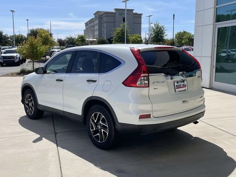 Used 2016 Honda CR-V SE image 2