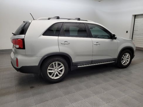 Used 2015 Kia Sorento LX FWD image 10