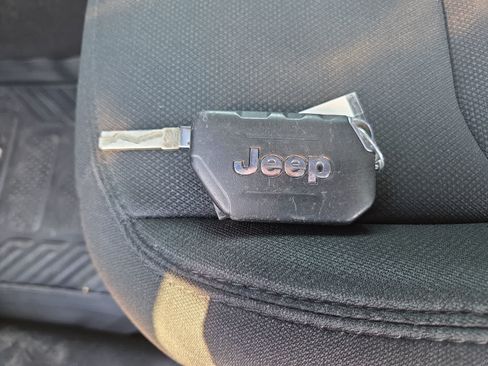 Used 2018 Jeep Wrangler Unlimited Sport AWD/4WD image 28