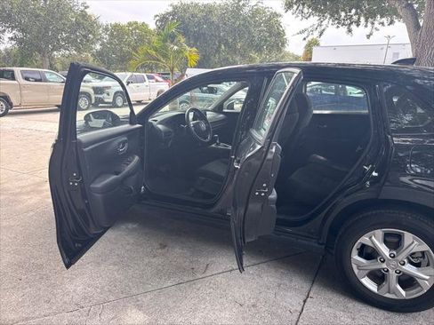 Used 2024 Honda HR-V LX image 13