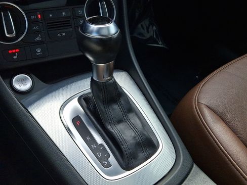 Used 2018 Audi Q3 2.0T Premium w/ Convenience Package image 16