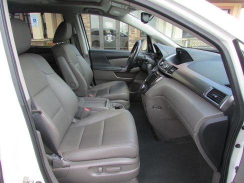 Used 2017 Honda Odyssey Touring Elite image 34