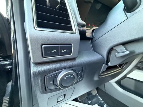 Used 2018 Ford F150 Raptor w/ Equipment Group 801A Mid image 26