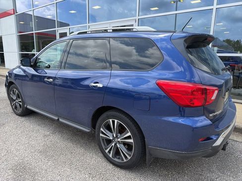 Used 2017 Nissan Pathfinder SV AWD/4WD image 2