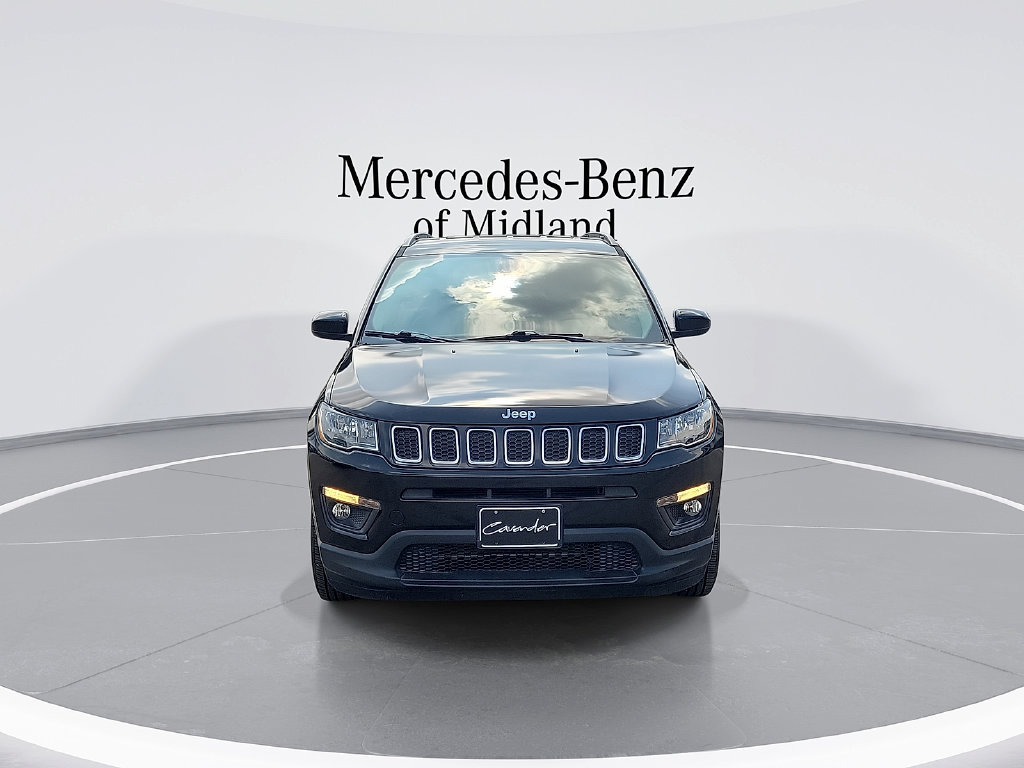 Used 2018 Jeep Compass Latitude FWD image 3