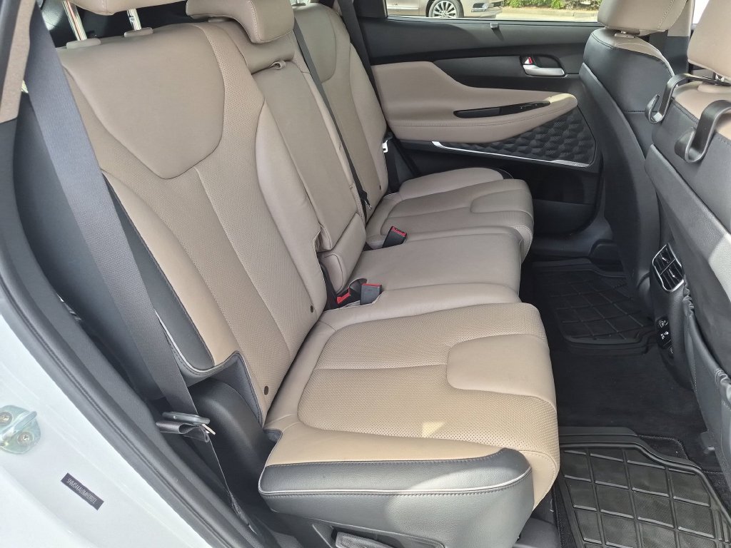 Used 2021 Hyundai Santa Fe Limited FWD image 31