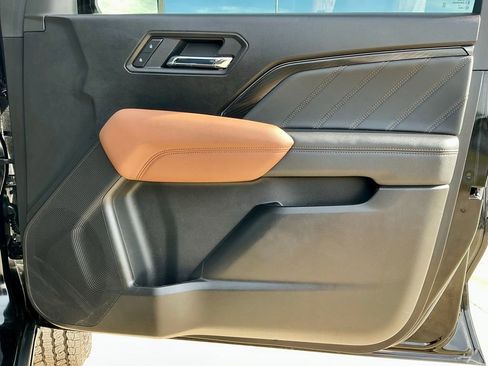 Used 2025 GMC Canyon AT4 AWD/4WD image 23