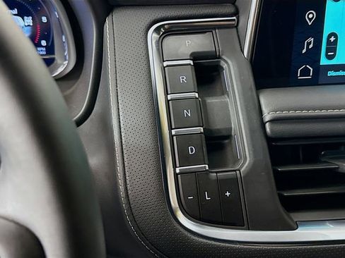 Used 2024 GMC Yukon XL SLT w/ SLT Luxury Package image 19