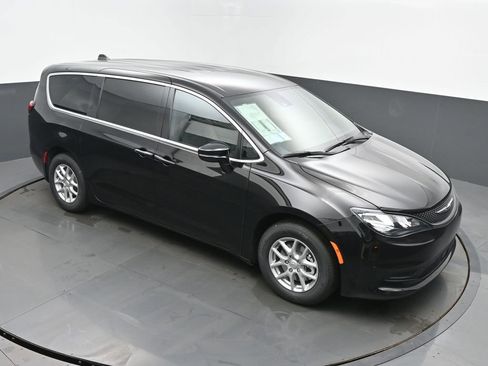 New 2026 Chrysler Voyager LX image 44