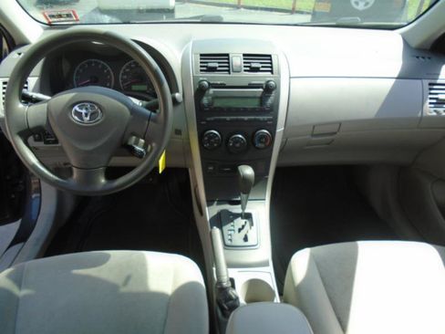 Used 2009 Toyota Corolla LE w/ All Weather Guard Pkg FWD image 11