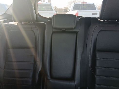 Used 2019 Ford Escape Titanium image 16