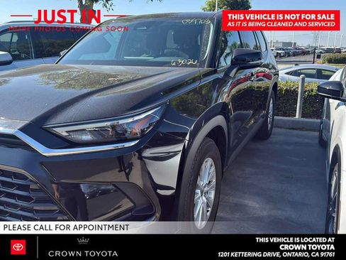 Used 2026 Toyota Grand Highlander FWD image 2