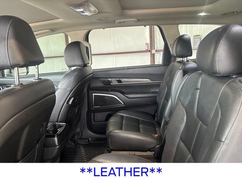 Used 2022 Kia Telluride SX w/ Towing Package FWD image 17
