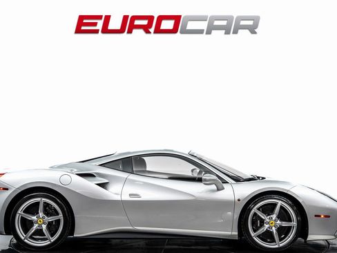 Used 2016 Ferrari 488 GTB image 6