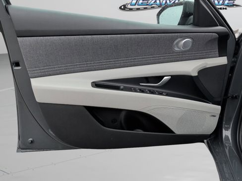 New 2026 Hyundai Elantra Limited image 24