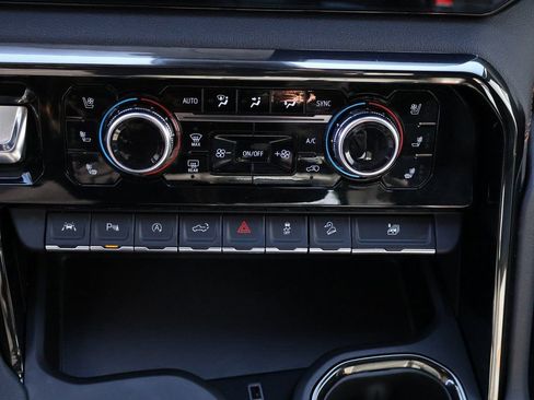 Used 2022 GMC Sierra 1500 AT4 w/ AT4 Premium Package image 34