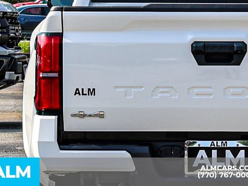 Used 2024 Toyota Tacoma SR5 AWD/4WD image 13