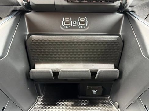 Used 2023 RAM 1500 Laramie AWD/4WD image 22