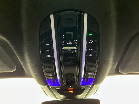 Used 2022 Porsche Cayenne GTS image 13