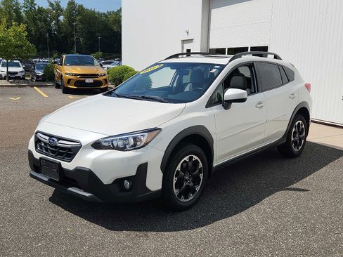 Used 2023 Subaru Crosstrek 2.0i Premium image 3