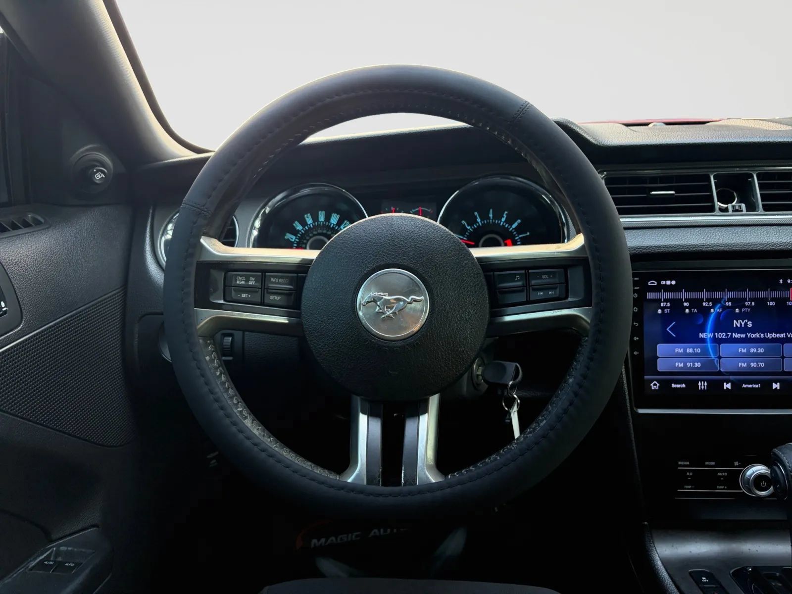 Used 2013 Ford Mustang Coupe RWD image 25