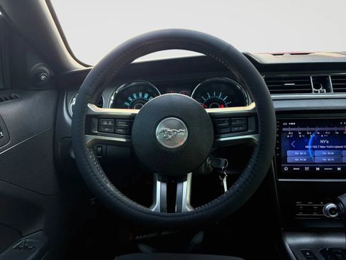Used 2013 Ford Mustang Coupe RWD image 25