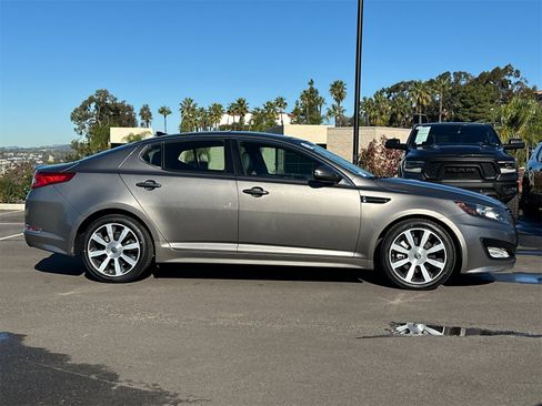 Used 2012 Kia Optima SX w/ Premium Touring Pkg image 2
