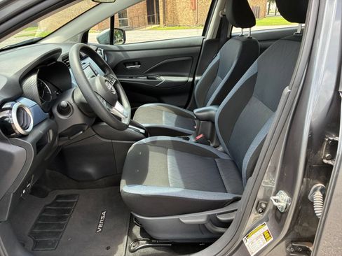 Used 2025 Nissan Versa SV FWD image 20