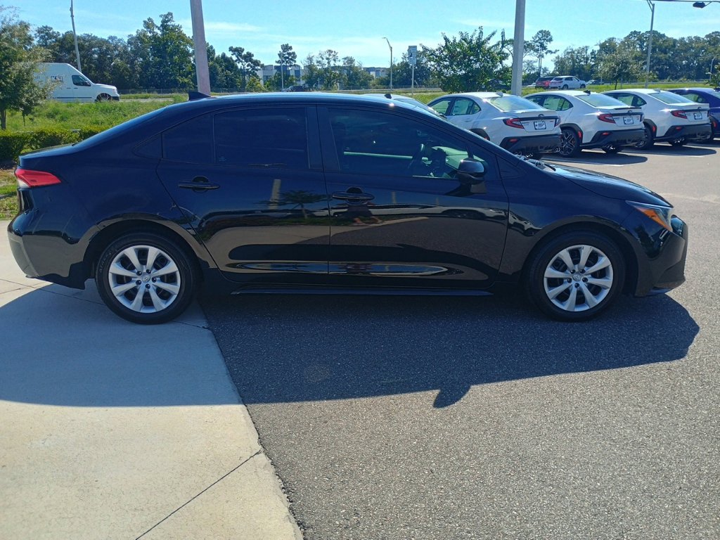 Used 2023 Toyota Corolla LE FWD image 4