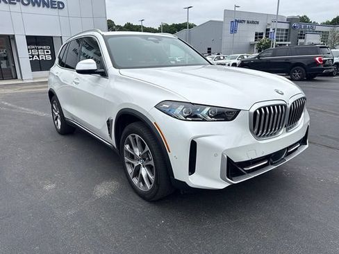 Used 2025 BMW X5 xDrive40i AWD/4WD image 3