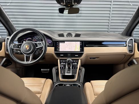 Used 2022 Porsche Cayenne GTS image 12