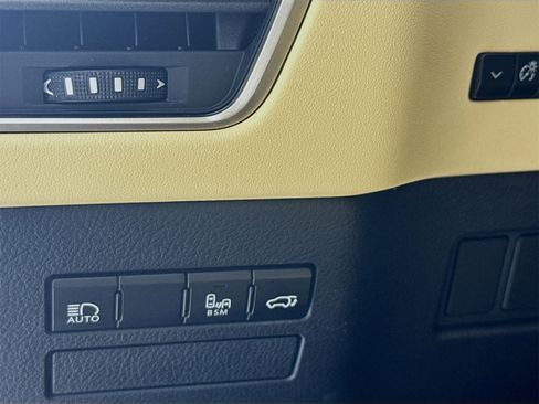 Used 2019 Lexus NX 300 FWD image 11