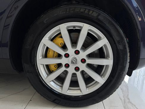 Used 2019 Porsche Cayenne S AWD/4WD image 10