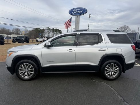 Used 2019 GMC Acadia SLE image 9