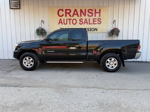 Used 2012 Toyota Tacoma PreRunner w/ SR5 Pkg RWD image 41