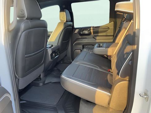 Certified 2024 GMC Sierra 1500 AT4X image 9