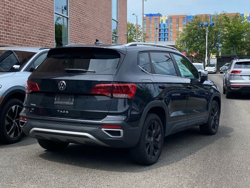 Certified 2023 Volkswagen Taos SE w/ Panoramic Sunroof Package FWD image 3