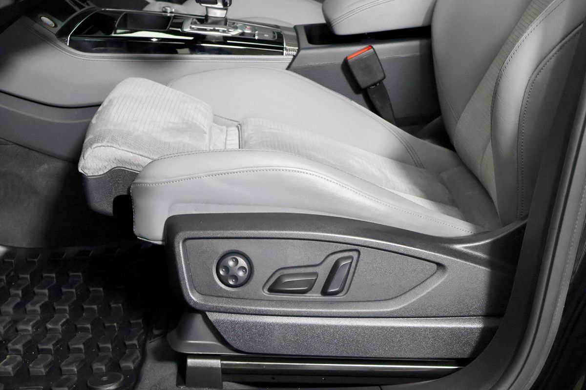 Used 2022 Audi SQ5 Premium Plus w/ Premium Plus Package AWD/4WD image 25