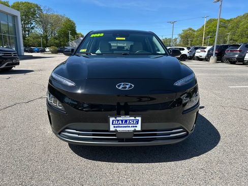 Used 2023 Hyundai Kona Limited w/ Cargo Package FWD image 2