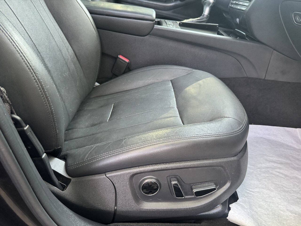 Used 2018 Genesis G80 3.8 w/ Option Group 02 AWD/4WD image 19