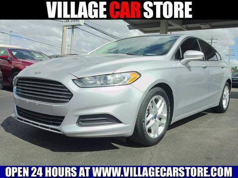 Used 2015 Ford Fusion SE FWD image 1