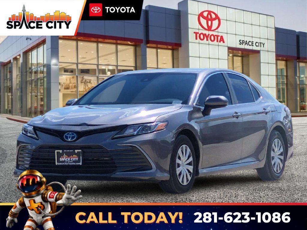 Used 2023 Toyota Camry LE FWD image 1