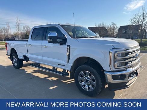 Used 2024 Ford F350 Lariat w/ Chrome Package image 3